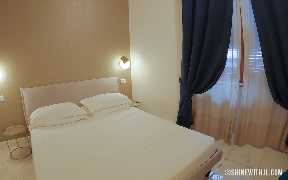 Real guest photo of Deluxe Room at Little Queen Pantheon, Rome