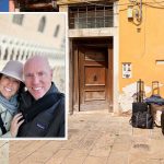 Jennifer Leigh and husband in Venice with luggage lineup — Italy travel gifts tested on a 3-week Italy trip