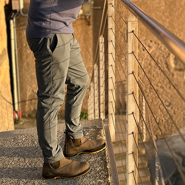 Lululemon ABC slim trouser in Oil Grey for rainy April days in Italy.