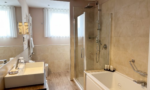 Hotel Near Venice Airport bathroom inside hotel near venice airport