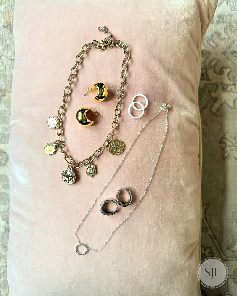 packing list greece jewelry
