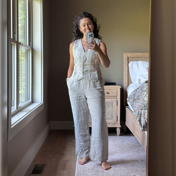 Quince Flax Linen Vest with Matching Linen Pant Quince flax linen vest styled with matching flax wide-leg linen pants and a cream fitted tank